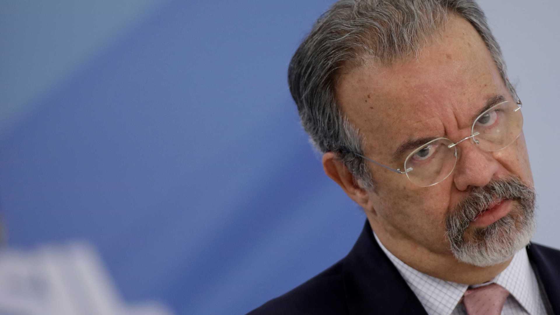 Candidatos terão 25 seguranças; família de Bolsonaro pede proteção
