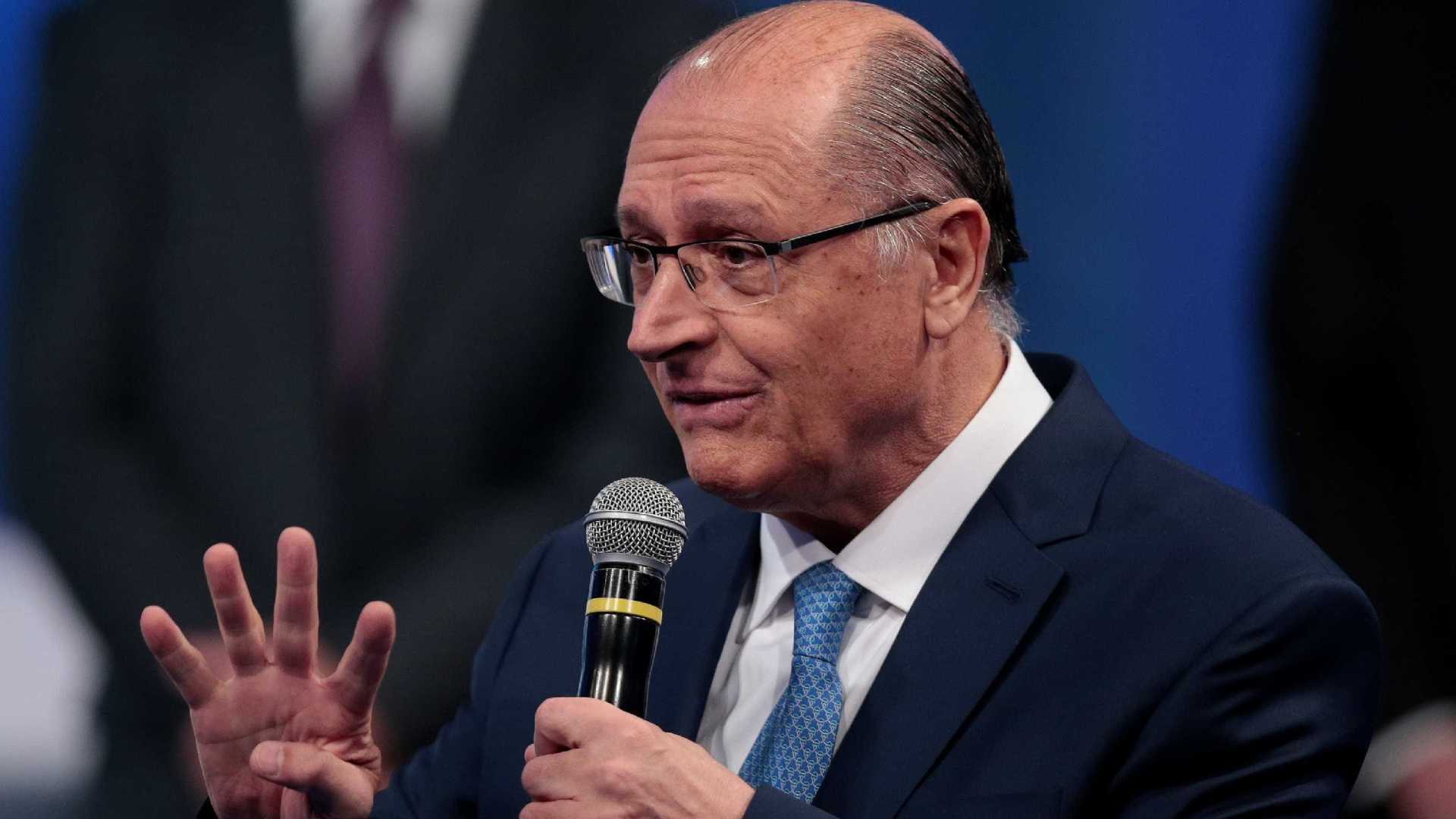 Bolsonaro é menino mimado; não aceita derrota, diz Alckmin