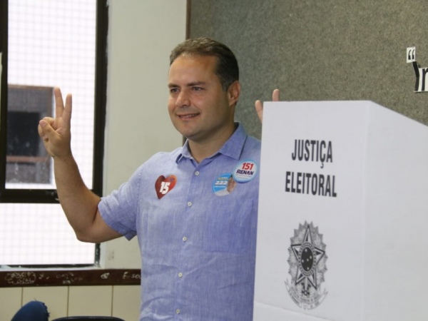 Renan Filho se reelege governador de Alagoas no 1º turno