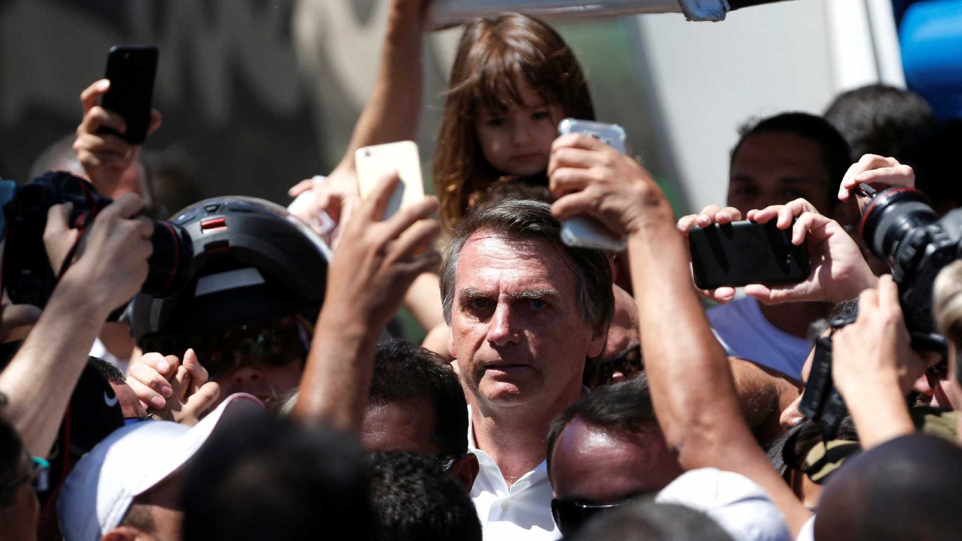 Bolsonaro faz aceno ao Nordeste e lamenta prisão de Lula
