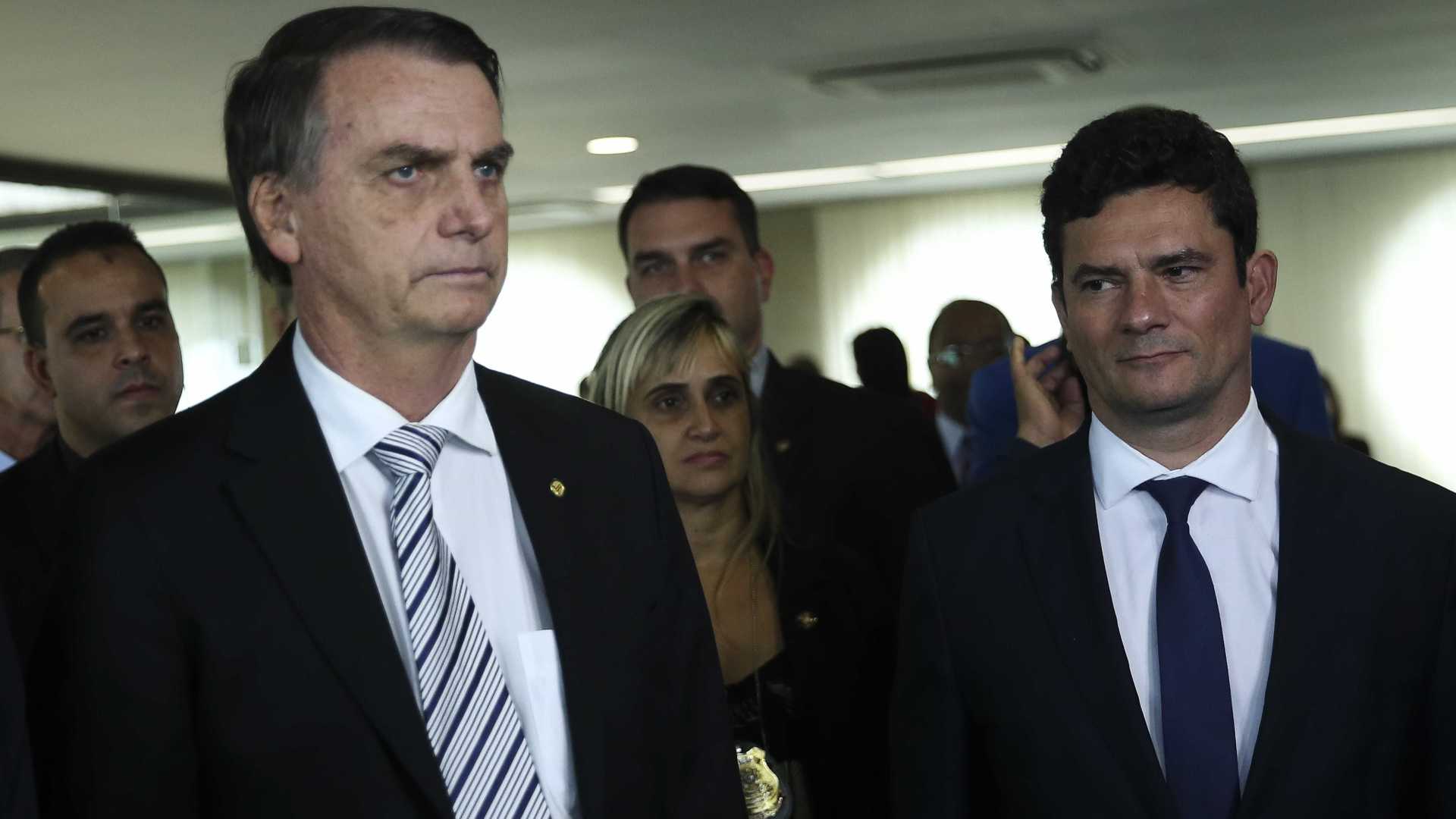 Bolsonaro tem acordo com Moro para afastar alvos de denúncias robustas