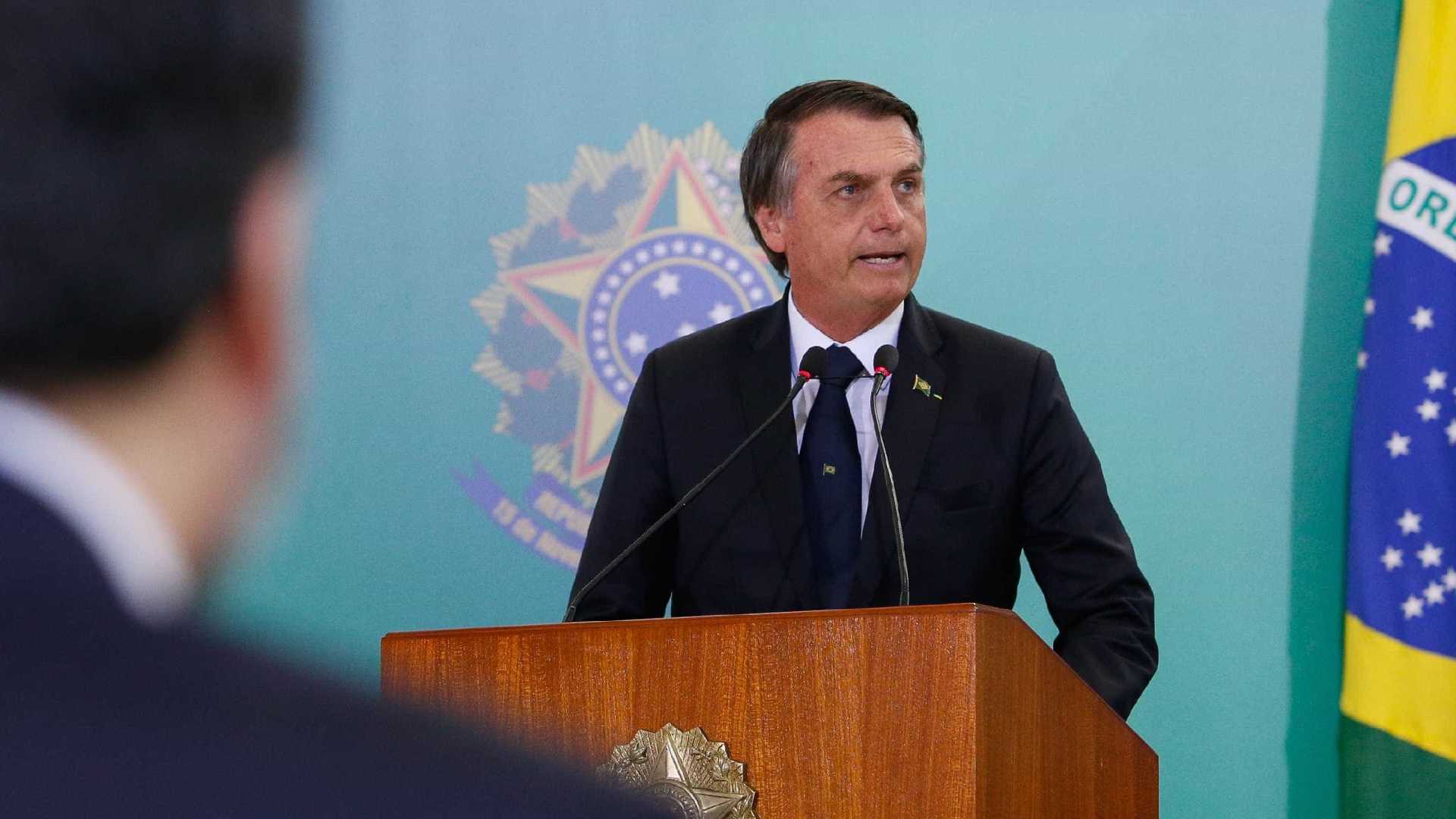 Presidente Jair Bolsonaro sanciona lei que cassa CNH de condenados por 5 tipos de crime