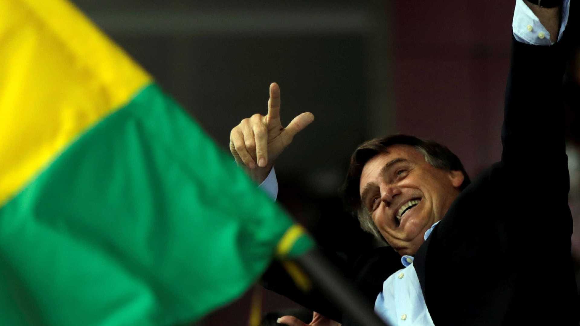 Bolsonaro vai assinar decreto de posse de armas nesta terça-feira