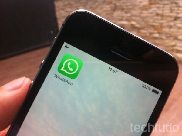 WhatsApp limita reenvios de mensagens a cinco destinatários