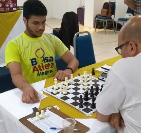 Arapiraquense de 18 anos torna-se o primeiro Mestre de Xadrez em AL