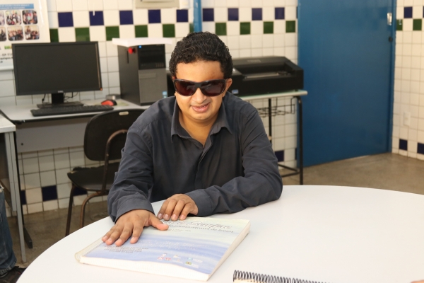 Centro Cyro Accioly oferta cursos de atendimento a pessoas cegas