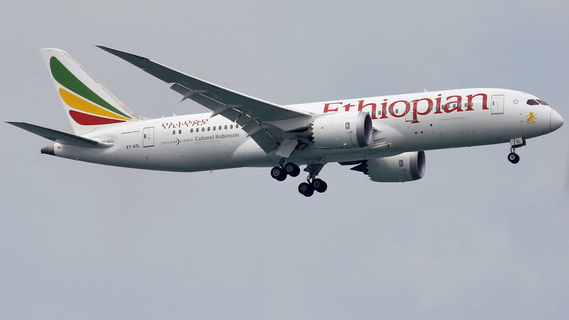 Avião cai na Etiópia com 157 pessoas a bordo; não há sobreviventes
