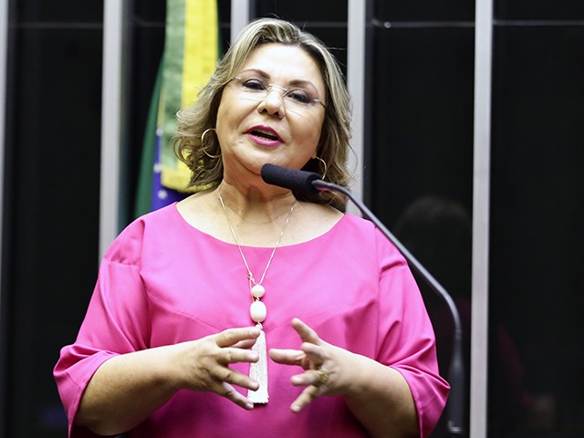 PSDB dá tratamento diferente para Tereza Nelma e Tábata Amaral