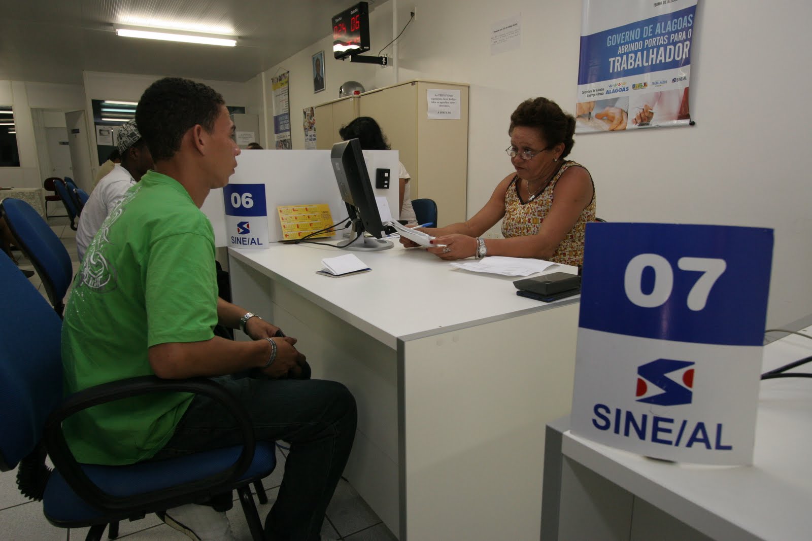 Sine Alagoas oferece 124 vagas de emprego para contratação imediata