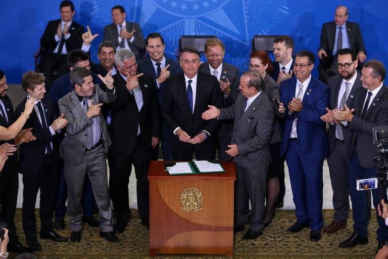 Mesmo com risco de derrota, Bolsonaro não revogará decretos de armas