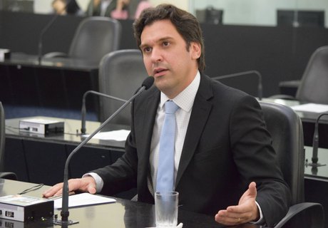 Isnaldo Bulhões pede celeridade na análise de projeto da venda direta de etanol