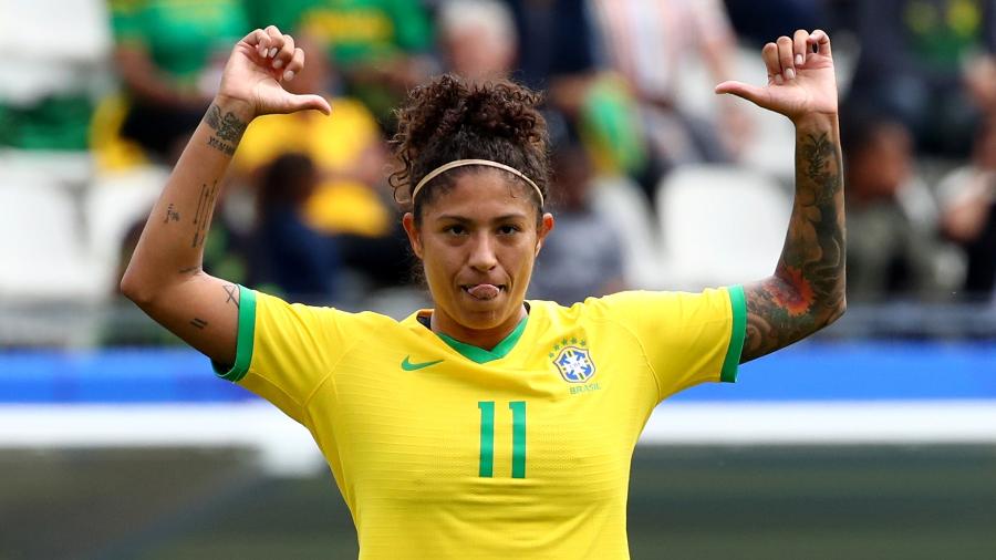 Sem Marta, Brasil vence Jamaica na estreia da Copa