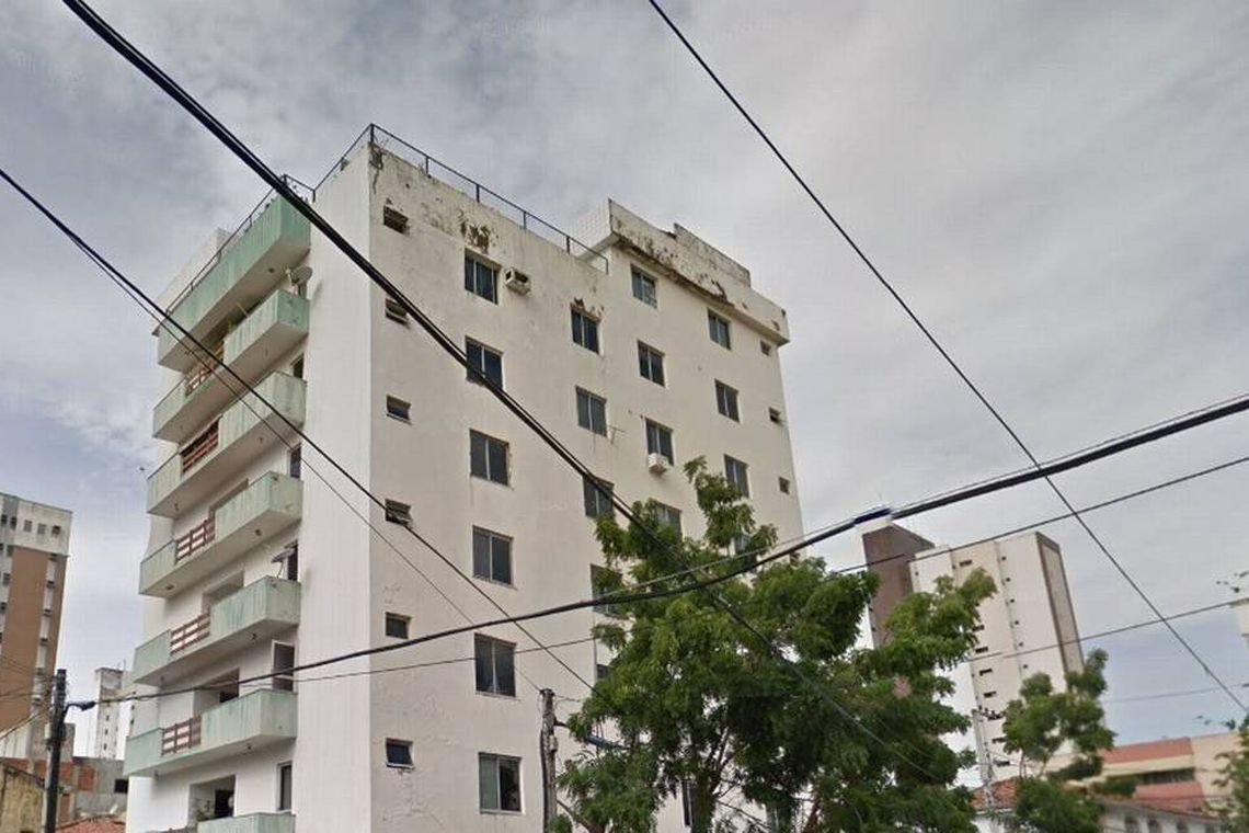 Prédio de sete andares desaba em Fortaleza