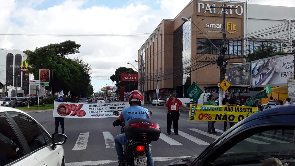 Servidores de Maceió fazem ato para cobrar reposição salarial