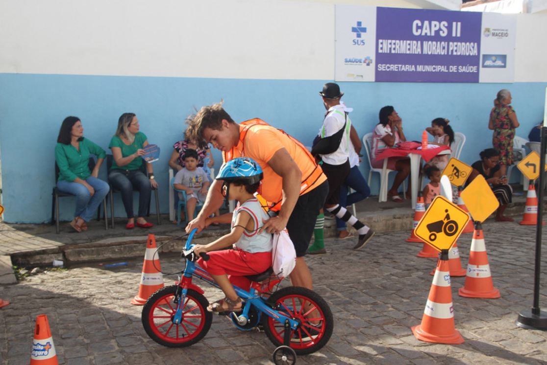 Detran/AL realiza ação para ensinar crianças a andar de bicicleta neste domingo (8)