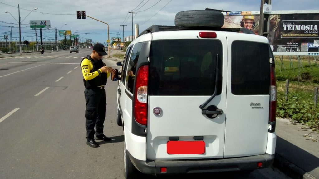SMTT remove veículos clandestinos durante fiscalização