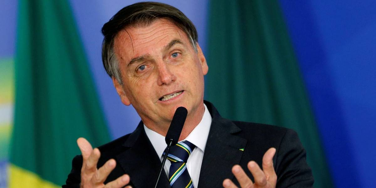 Bolsonaro admite que pode rever nomeação de Eduardo