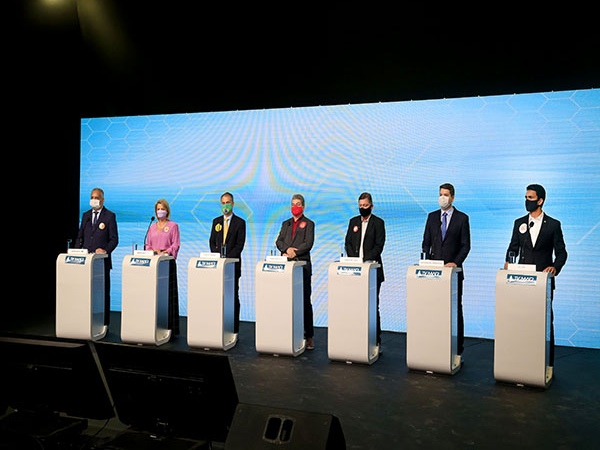 Rui, Renan, Assembleia e famílias dos candidatos dominam debate na TV Mar