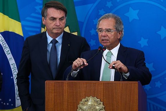Bolsonaro anuncia salário mínimo de R$ 1.100 para 2021