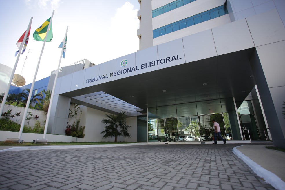 Transição para prefeito eleito de oposição é quase ficção em Alagoas