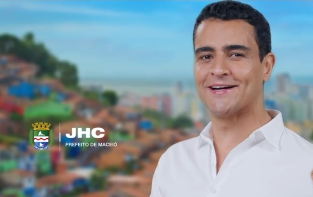MP leva 3 meses para mandar prefeitura de Maceió tirar propaganda irregular do ar